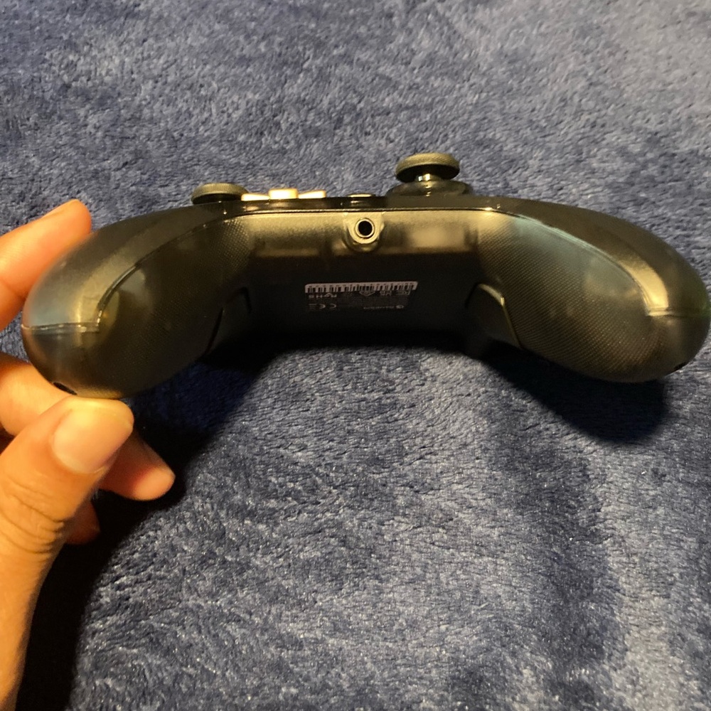GameSir (LED Xbox Controller) - Picture 8 of 10